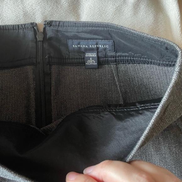 Women’s Banana Republic Heather Grey Stretch Pencil Skirt - Picture 2 of 3